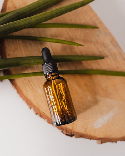 Ar jau atradote kanapių aliejų? Šis „gyvybės šaltinis“ gali stovėti ir ant Jūsų stalo